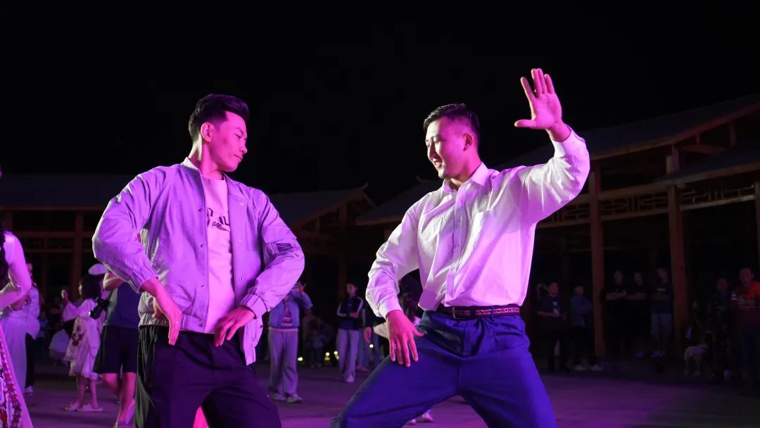 饿狼传说游戏音乐_饿狼传说歌曲和游戏_传说饿狼音乐游戏攻略
